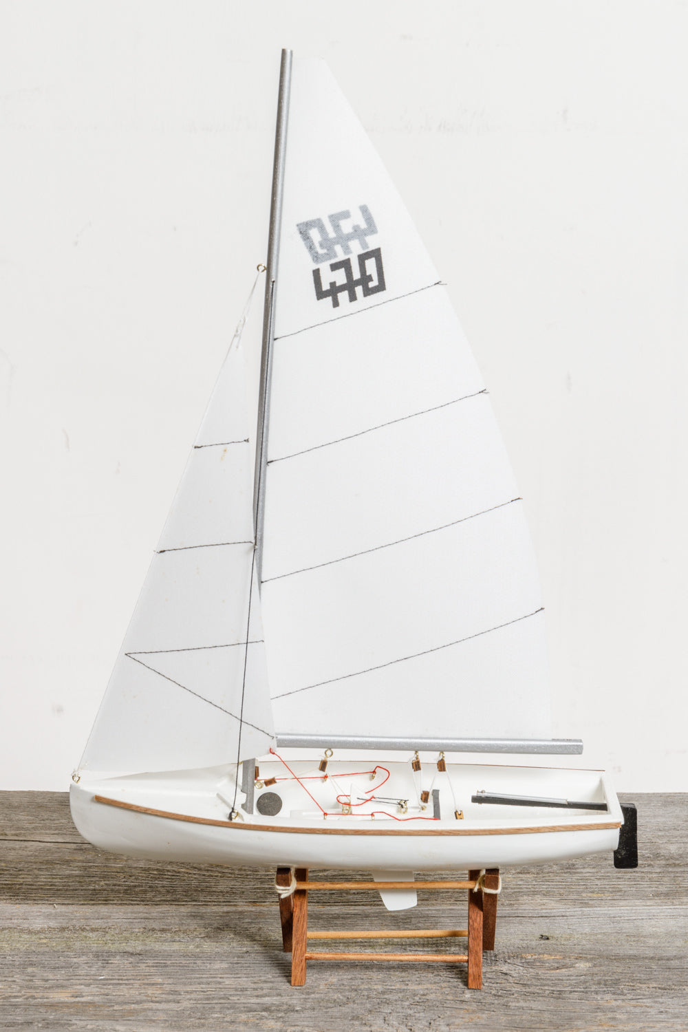 Weißes Segelschiff Modell Dekoration Holz