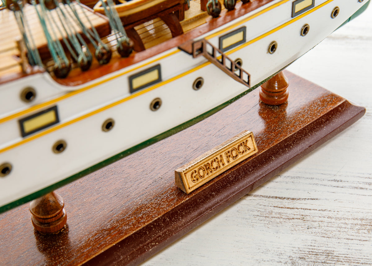 Klein Modell Gorch Fock Schiff