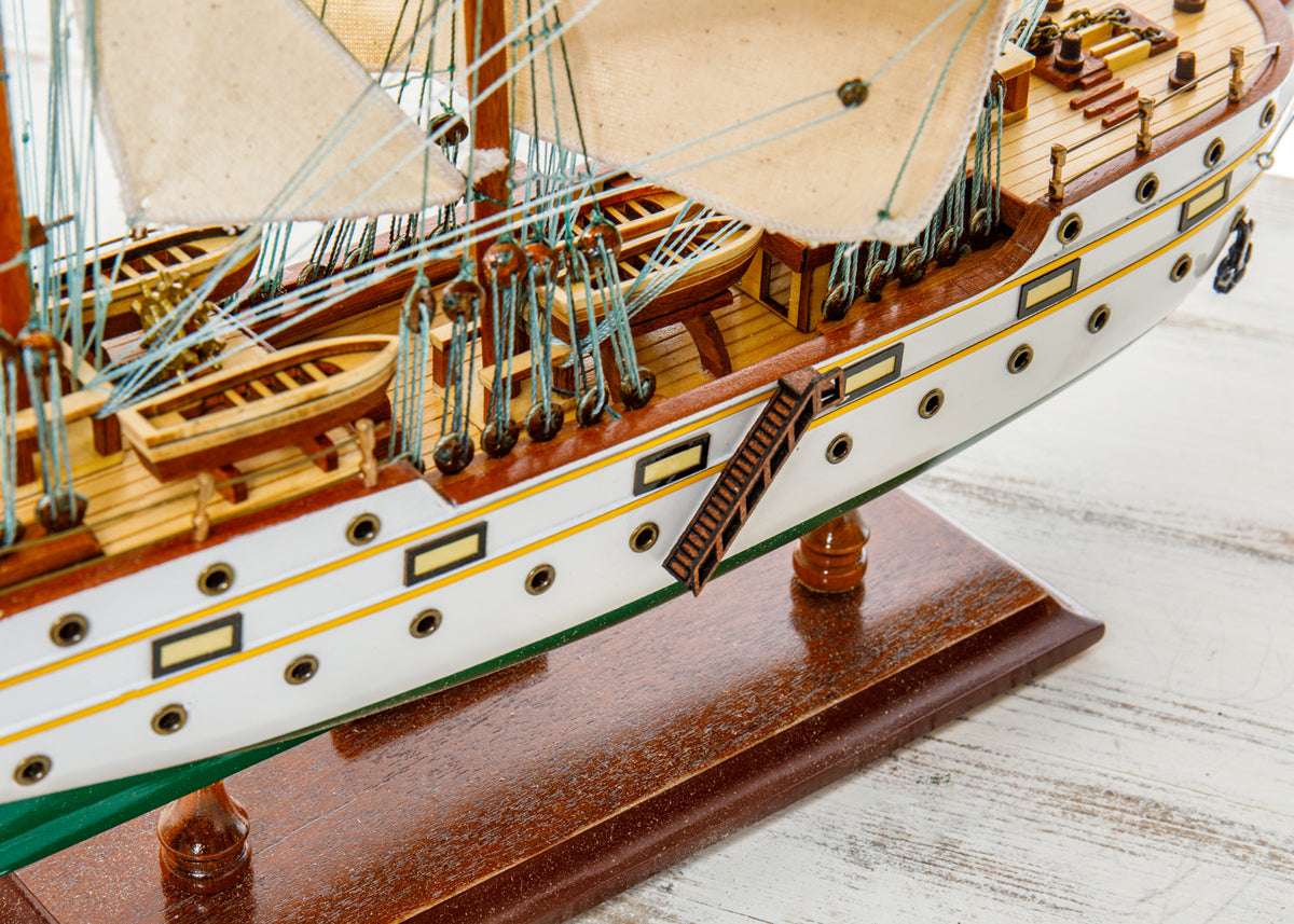 Klein Modell Gorch Fock Schiff