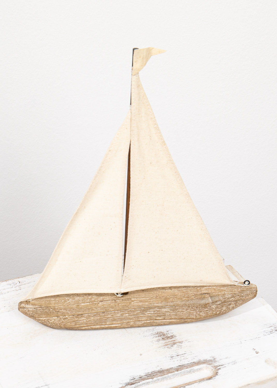Kleines Segelboot Treibholz Deko