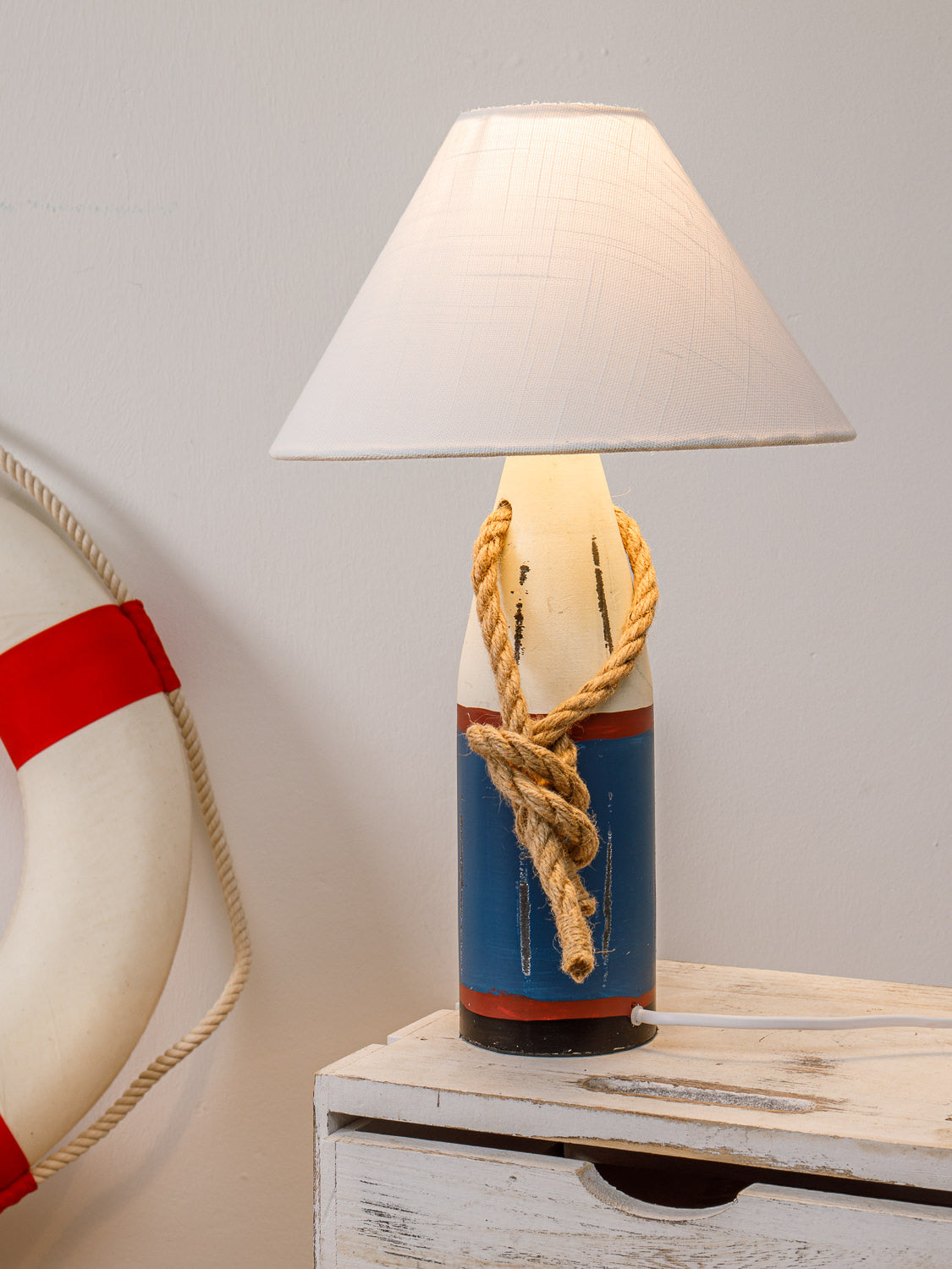 Tischlampe Bojenform Holz weiß blau rot