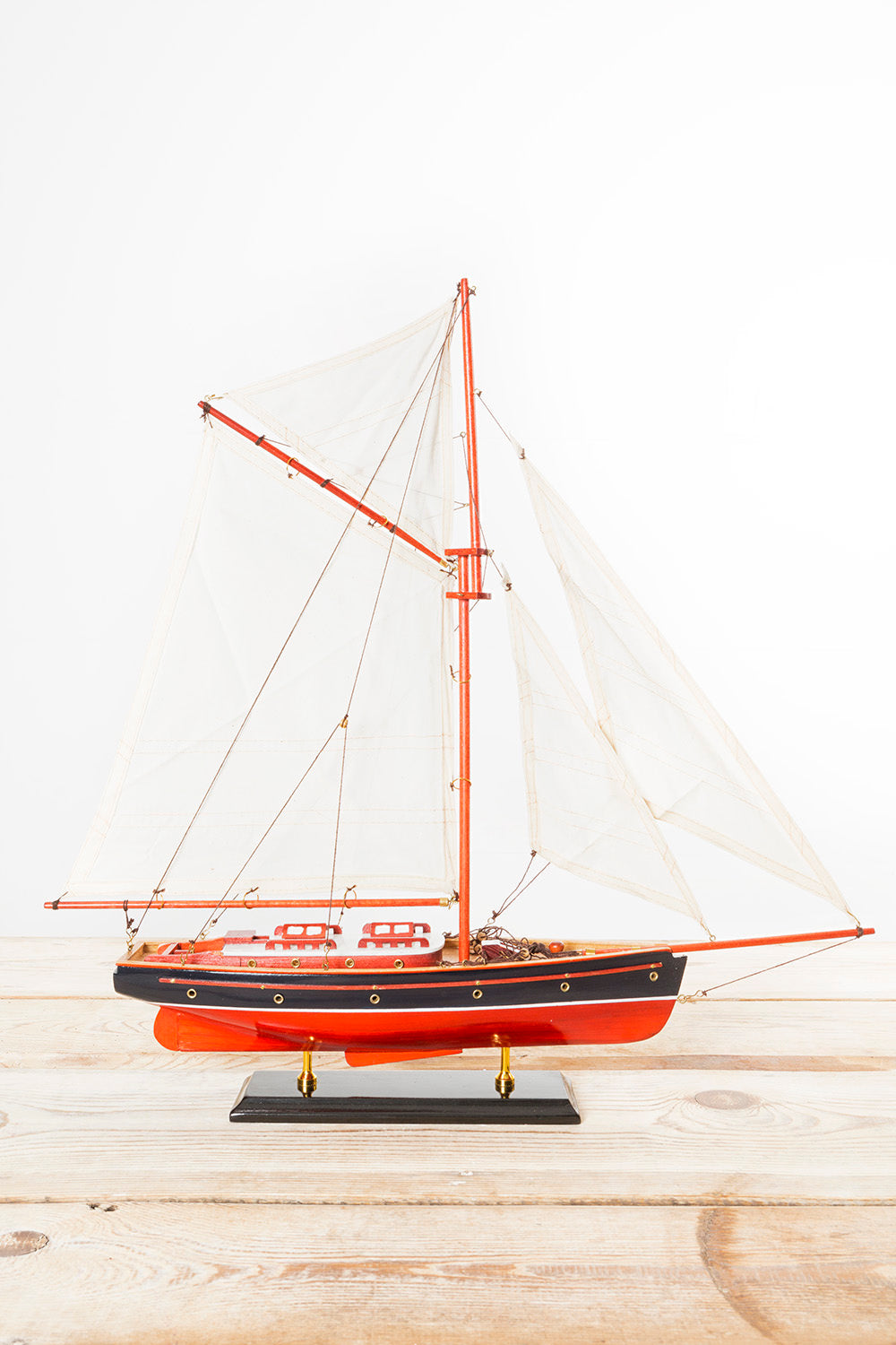 Modell Segelyacht rot, marine