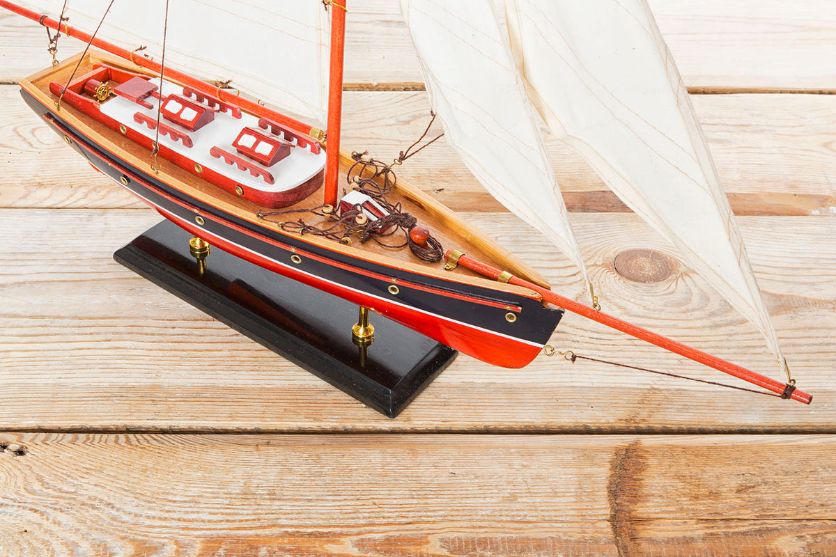 Modell Segelyacht rot, marine