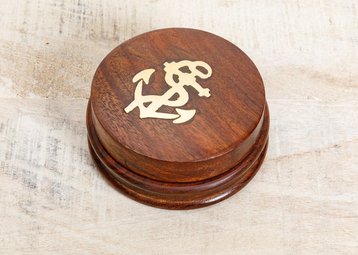Kompass mit Deckel