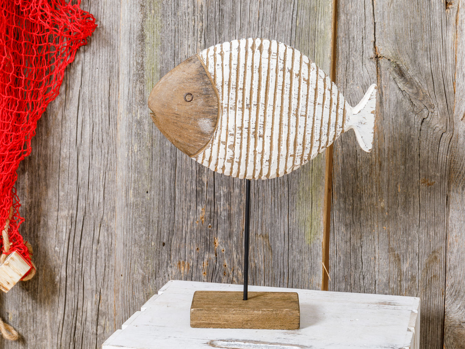 Zur Deko Holzfisch auf Socke