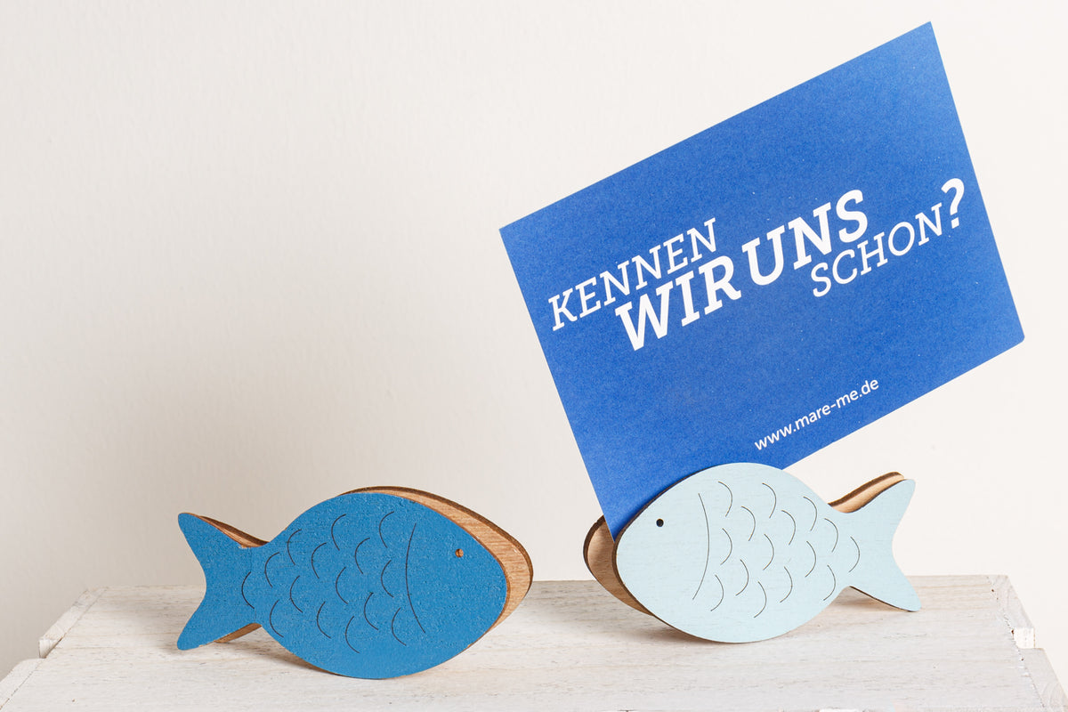 Kleine Holzfische blau Kartenhalter