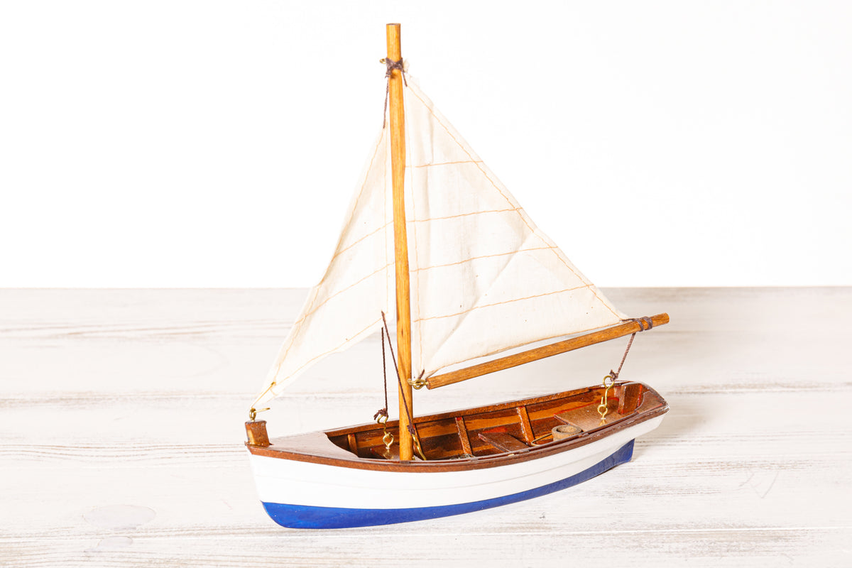 Fischerboot Deko blau weiß