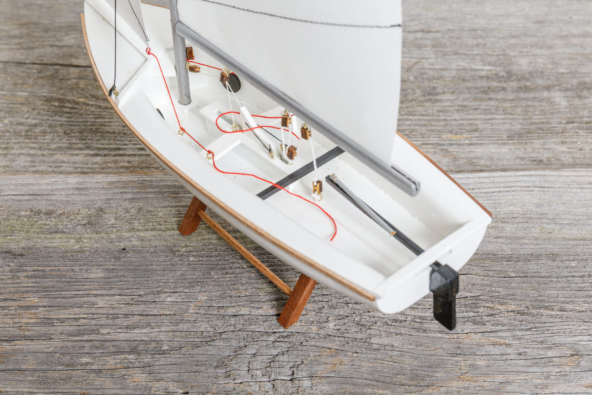 Weißes Segelschiff Modell Dekoration Holz