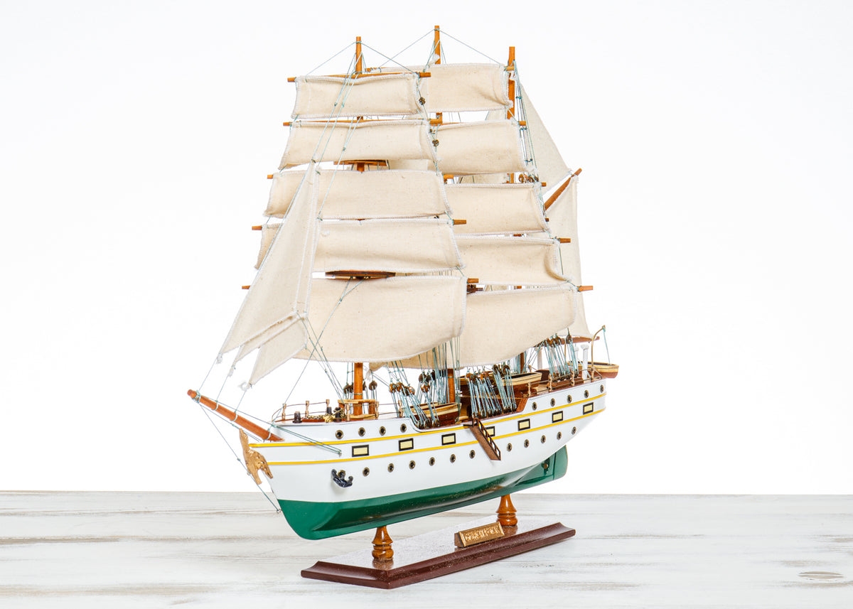 Klein Modell Gorch Fock Schiff