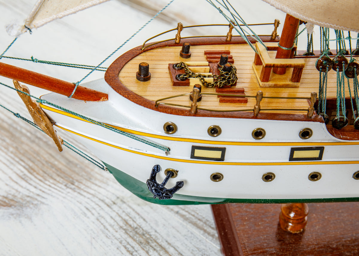 Klein Modell Gorch Fock Schiff