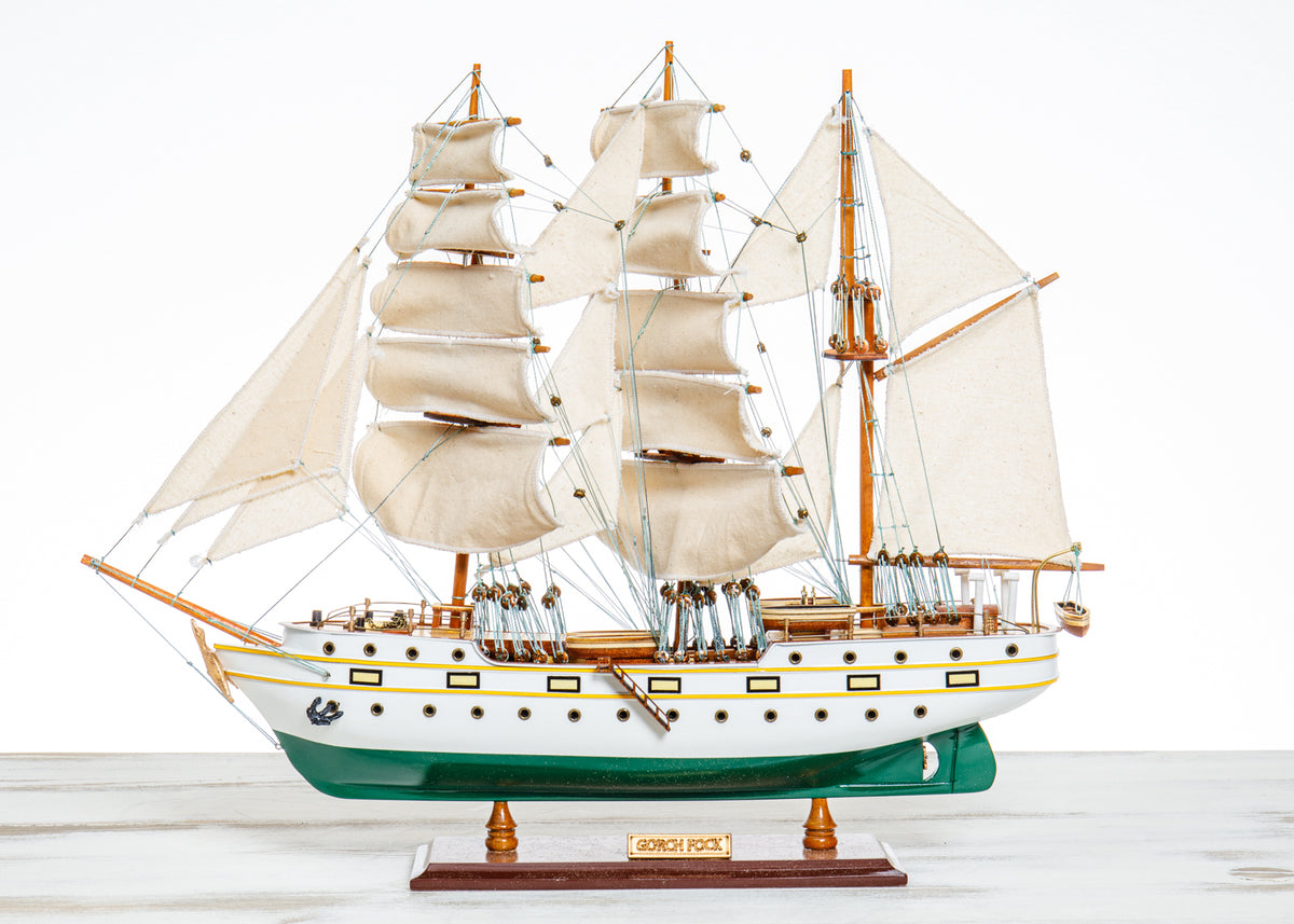 Klein Modell Gorch Fock Schiff