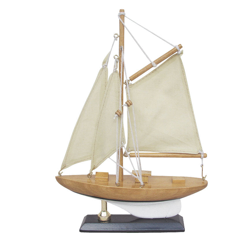 Kleine Deko-Segelyacht