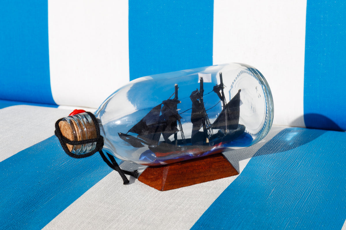 Piratenschiff in der Flasche