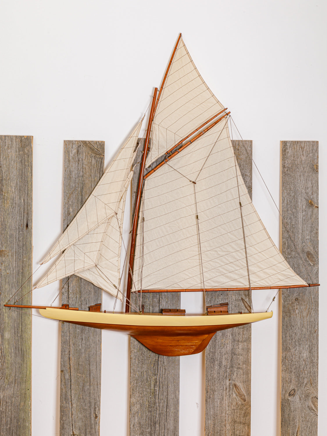 Halbrumpf Segelyacht