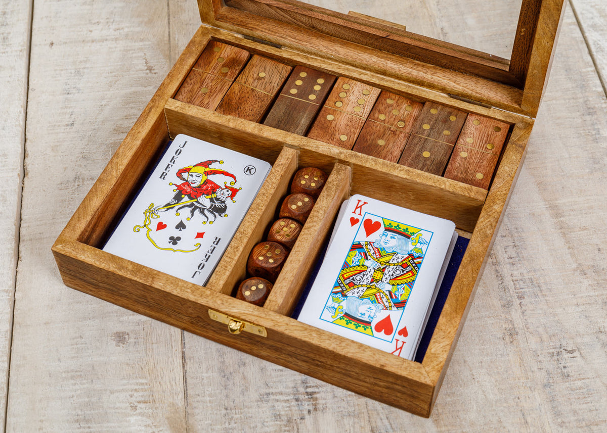 Karten Würfel Domino Box