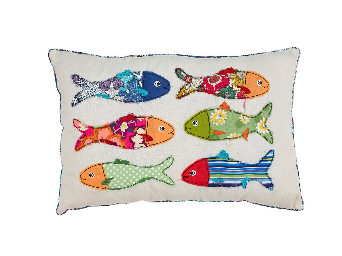 Kissen mit kleinen Fischen