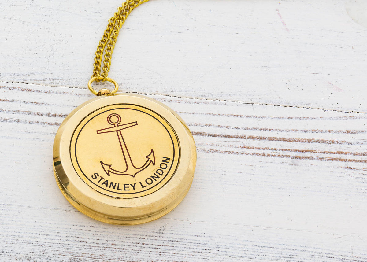 Kompaß mit Ankergravur