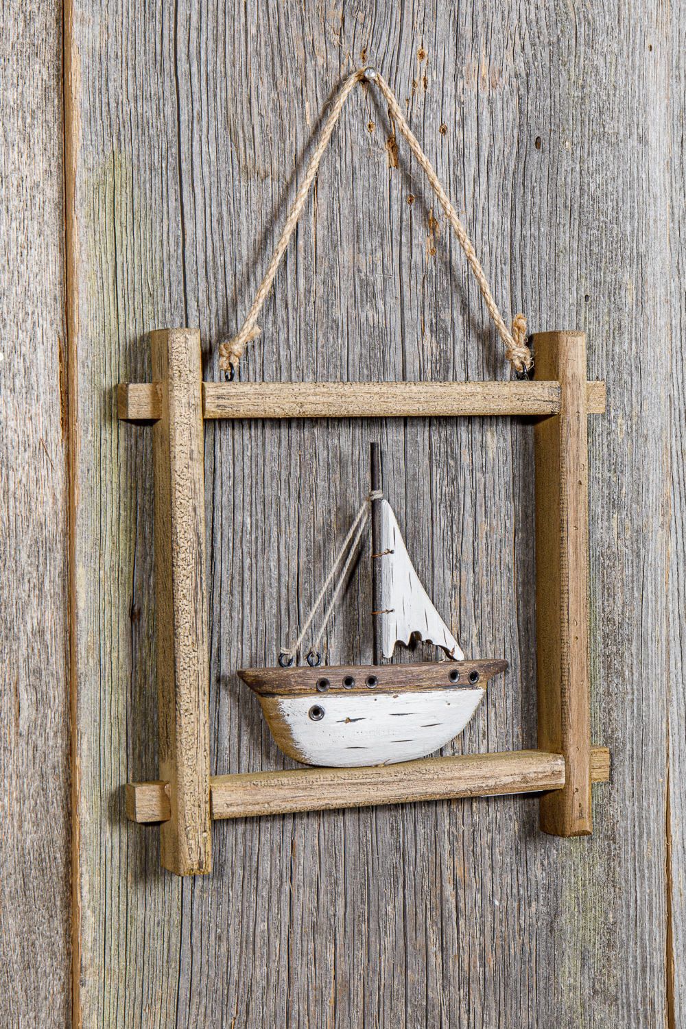 Wanddeko weißes Segelboot Holzrahmen